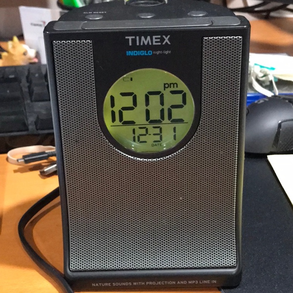 Vintage Timex T436b Auto set Alarm Clock Radio with Projection & Nature sounds